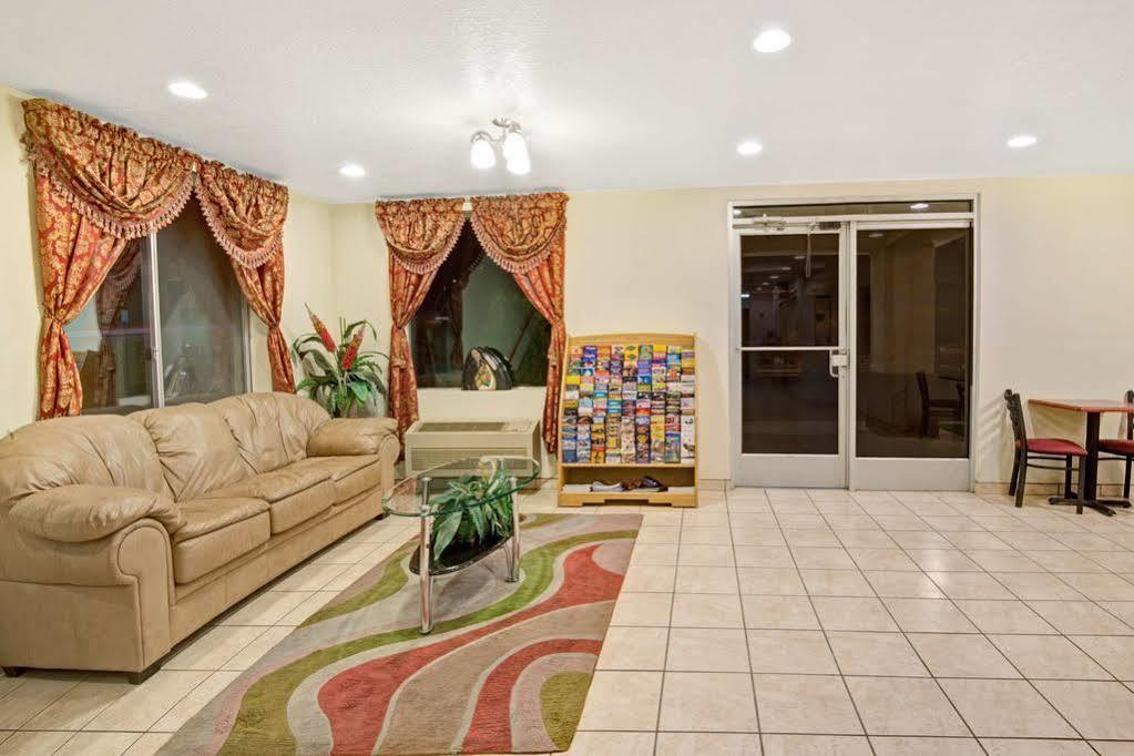 Super 8 By Wyndham Bernalillo Ξενοδοχείο Εξωτερικό φωτογραφία